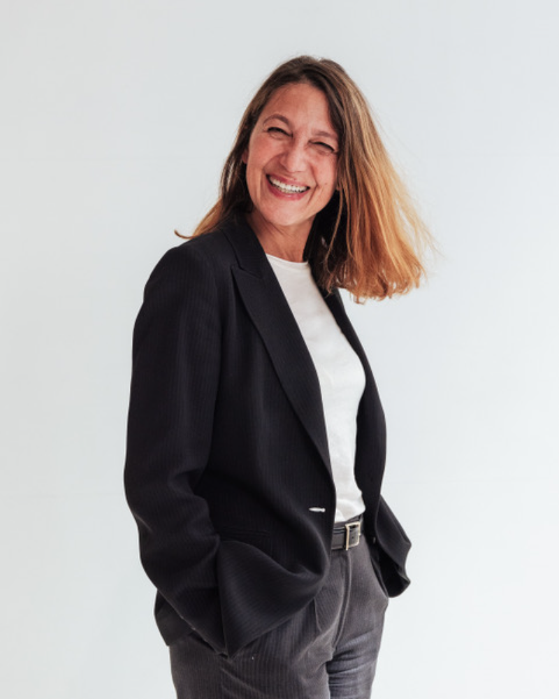 Portrait de Sabrina Piperno, fondatrice d'Heureux les Curieux